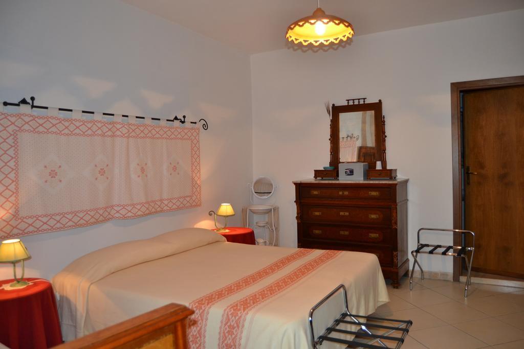 Su Cantaru Guesthouse Villanova Monteleone Luaran gambar