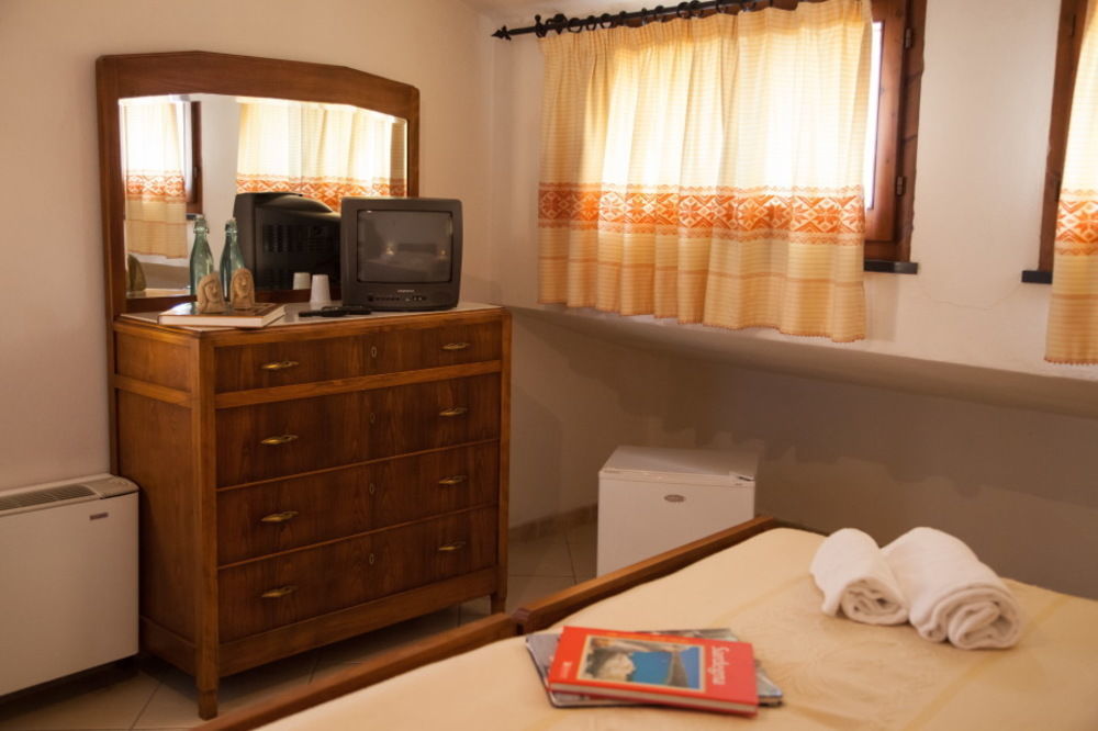 Su Cantaru Guesthouse Villanova Monteleone Luaran gambar