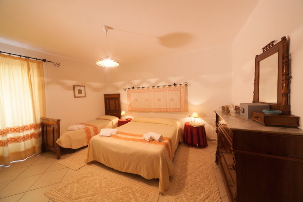 Su Cantaru Guesthouse Villanova Monteleone Luaran gambar