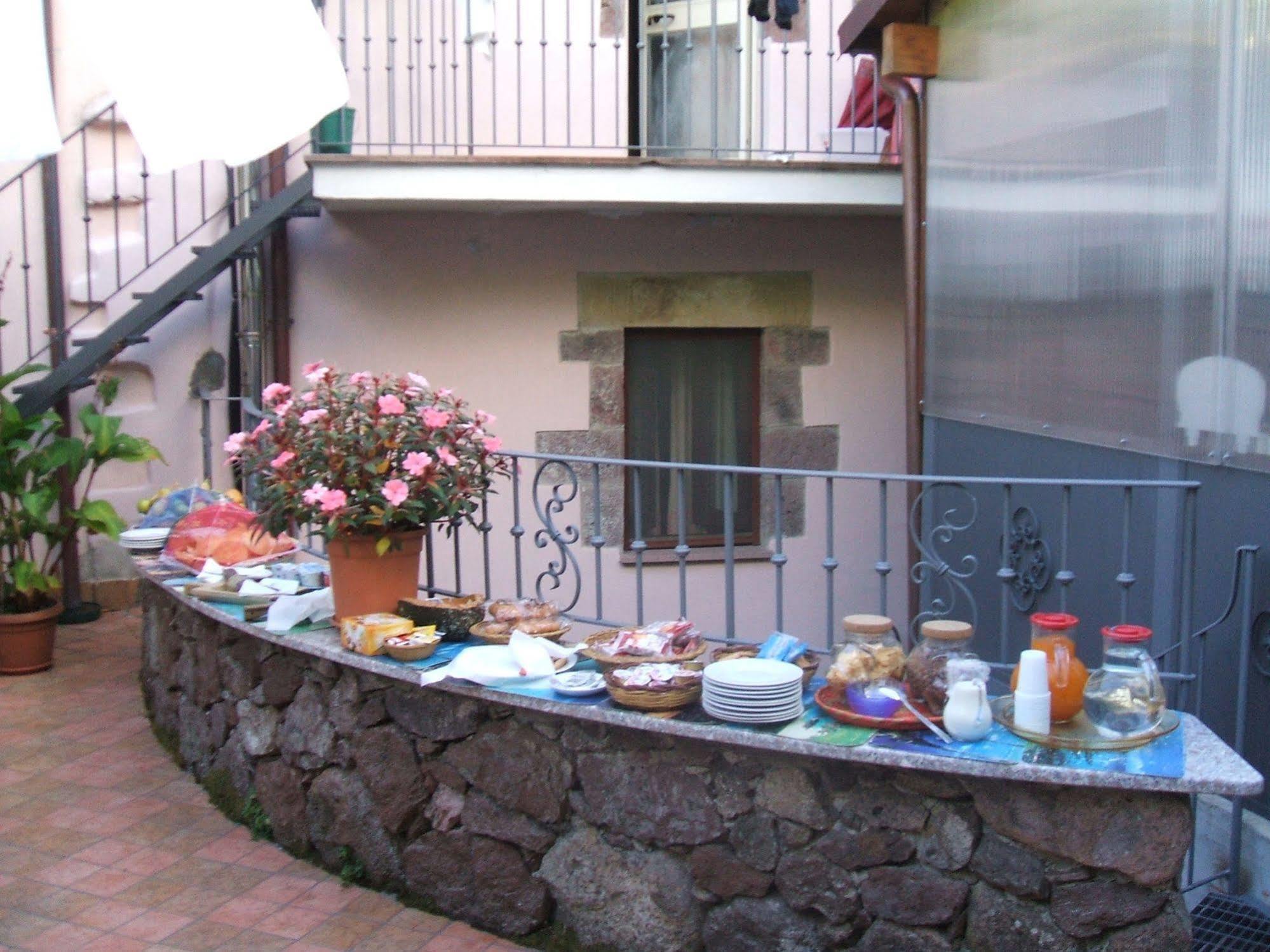 Su Cantaru Guesthouse Villanova Monteleone Luaran gambar
